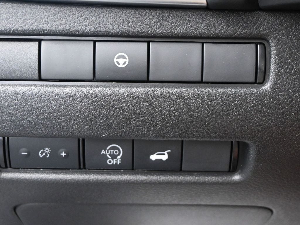 2024 Nissan Rogue SL - Photo 28