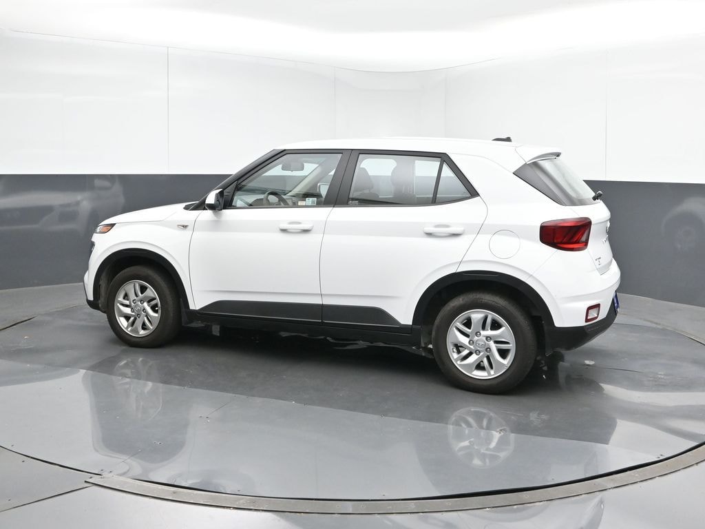 Used 2025 Hyundai Venue SE SUV