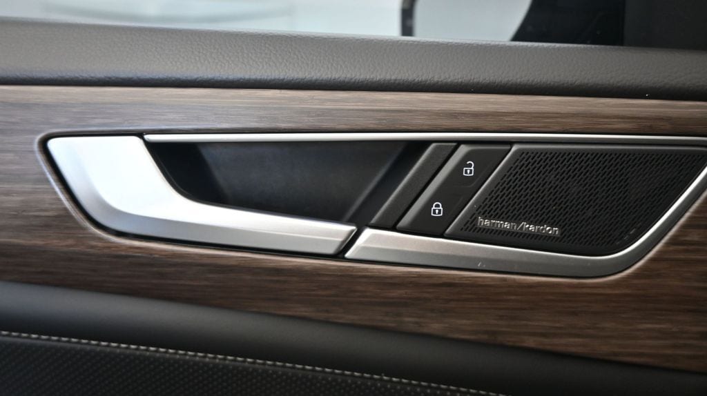 2024 Volkswagen Atlas SEL Premium R-Line - Photo 25