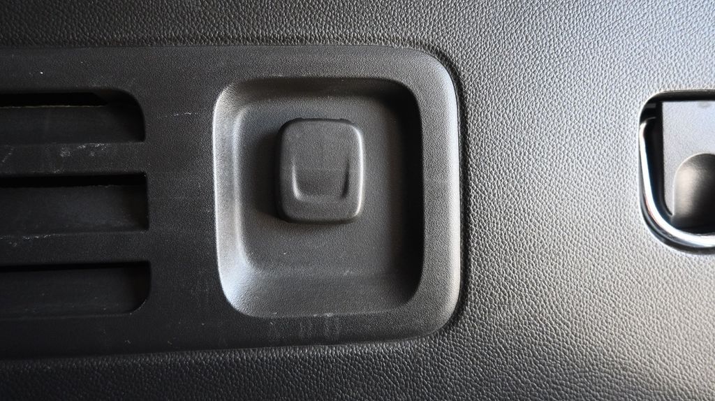 2022 Chevrolet Traverse 1LT - Photo 21