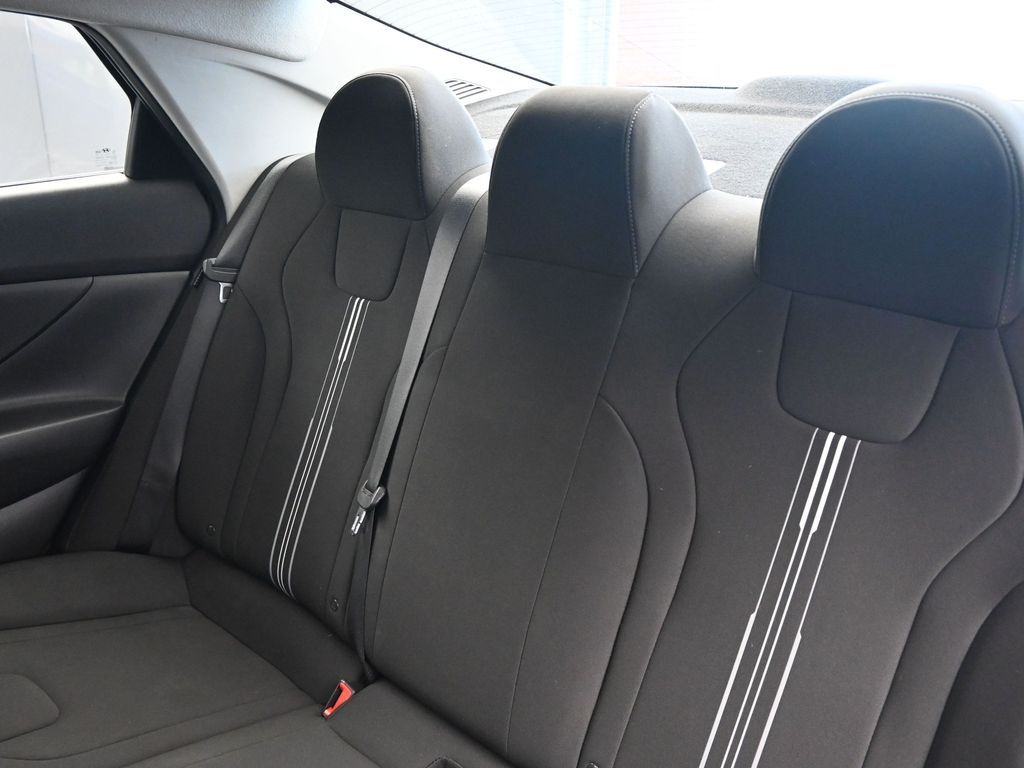 2024 Hyundai Elantra SEL - Photo 19