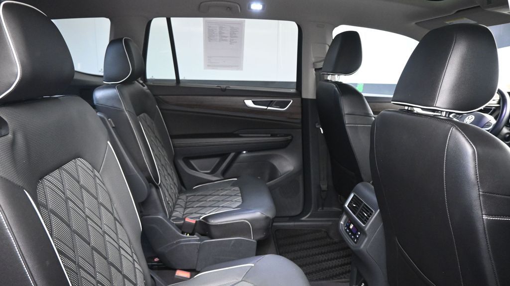 2024 Volkswagen Atlas SEL Premium R-Line - Photo 13