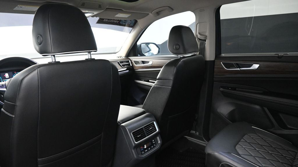 2024 Volkswagen Atlas SEL Premium R-Line - Photo 23