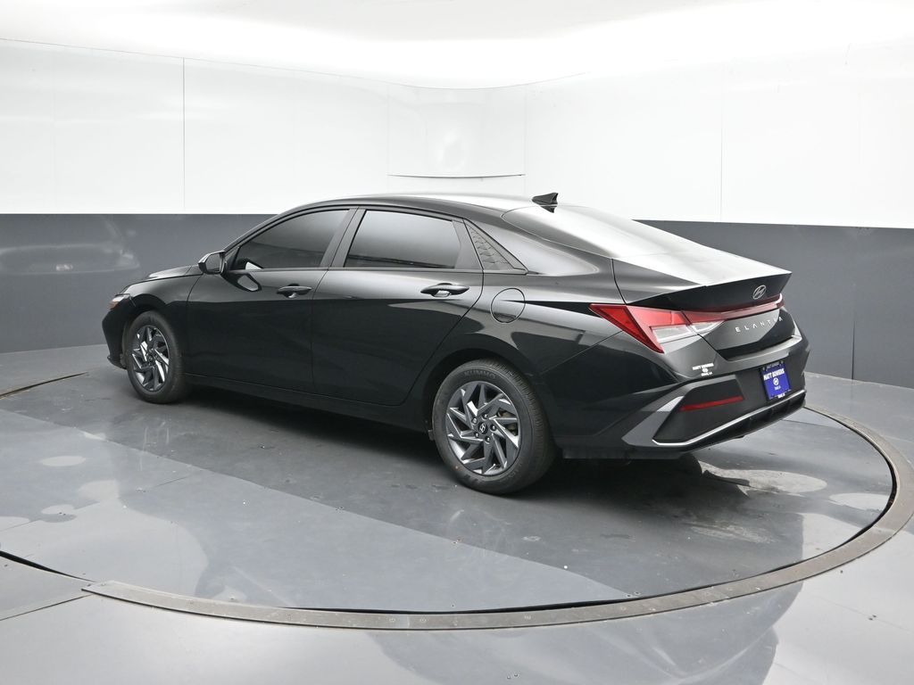 2024 Hyundai Elantra SEL - Photo 3