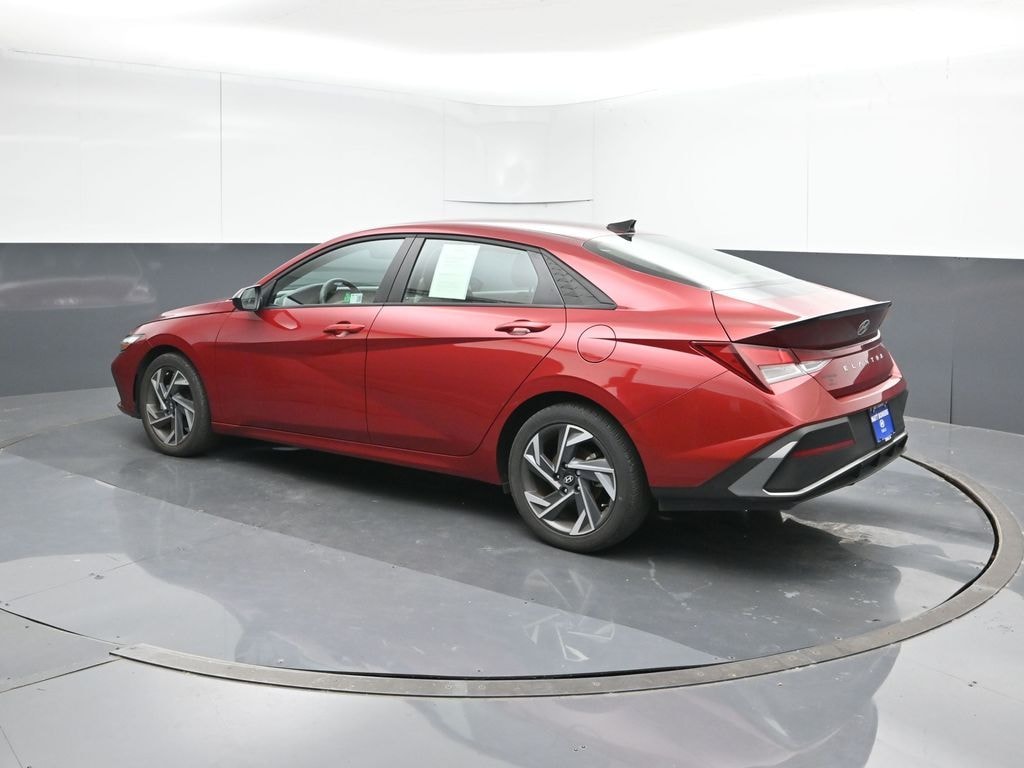 Used 2025 Hyundai Elantra Sedan