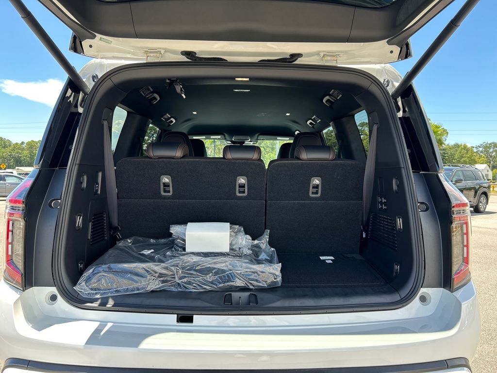 2026 Nissan Armada SL - Photo 9