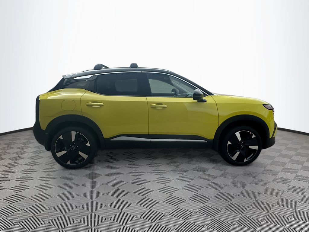 2026 Nissan Kicks SR photo 3