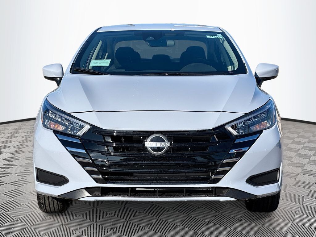 New 2025 Nissan Versa 1.6 SV Sedan