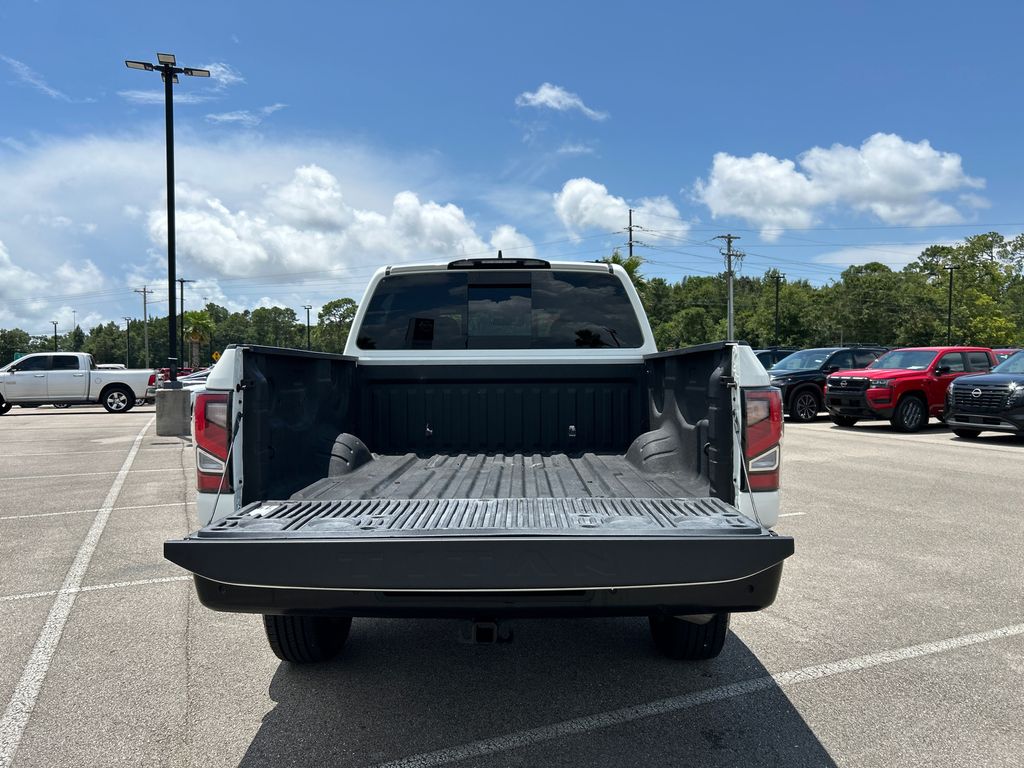 2023 Nissan Titan PRO-4X - Photo 6