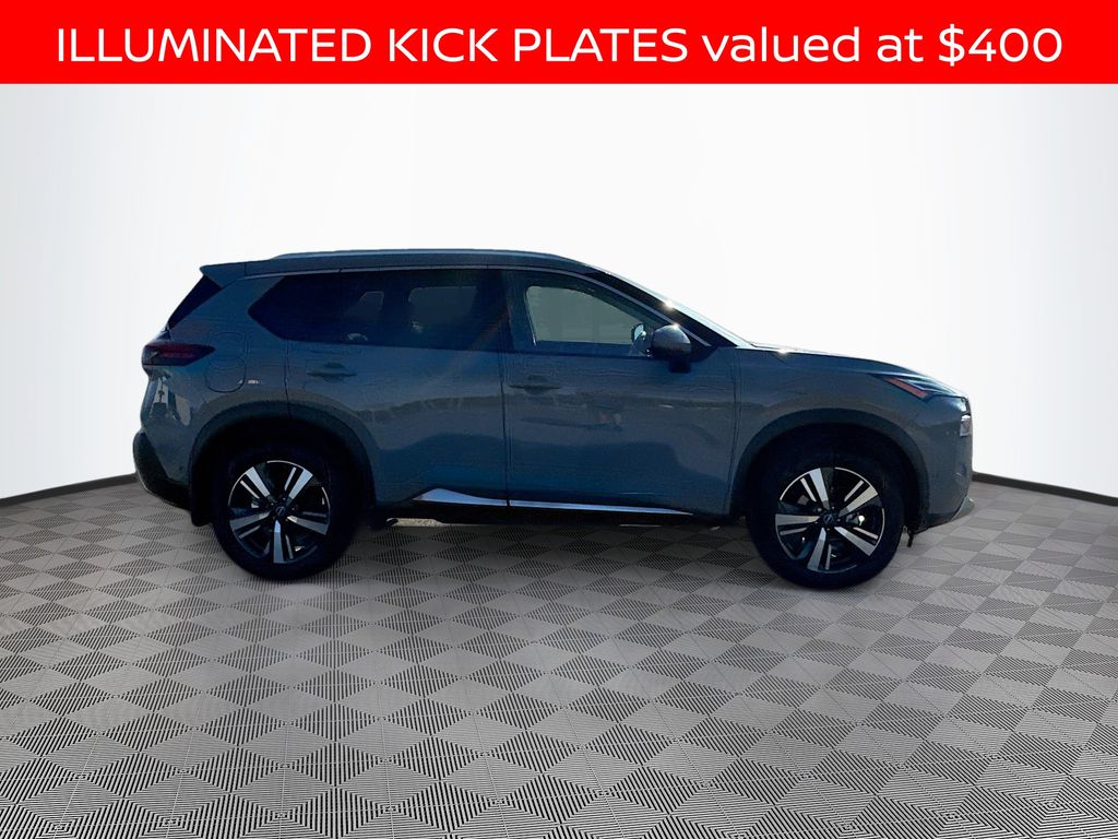 2023 Nissan Rogue Platinum photo 3