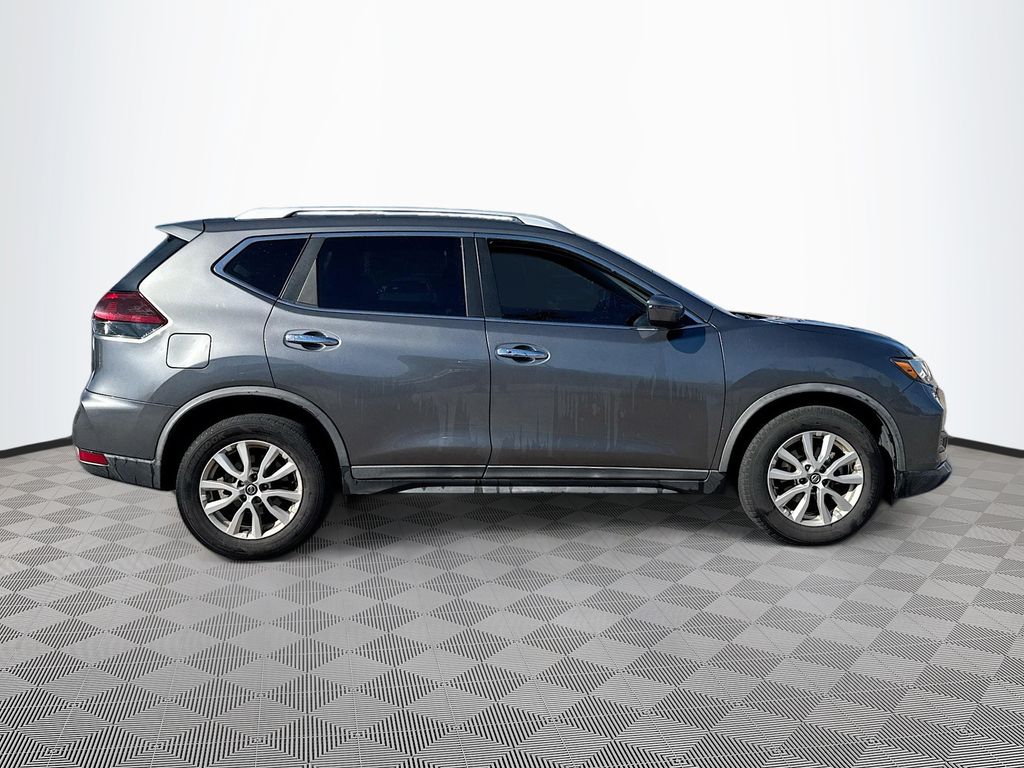 2020 Nissan Rogue SV photo 3