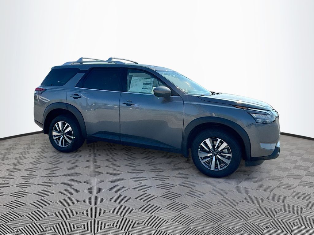 2025 Nissan Pathfinder SL photo 2