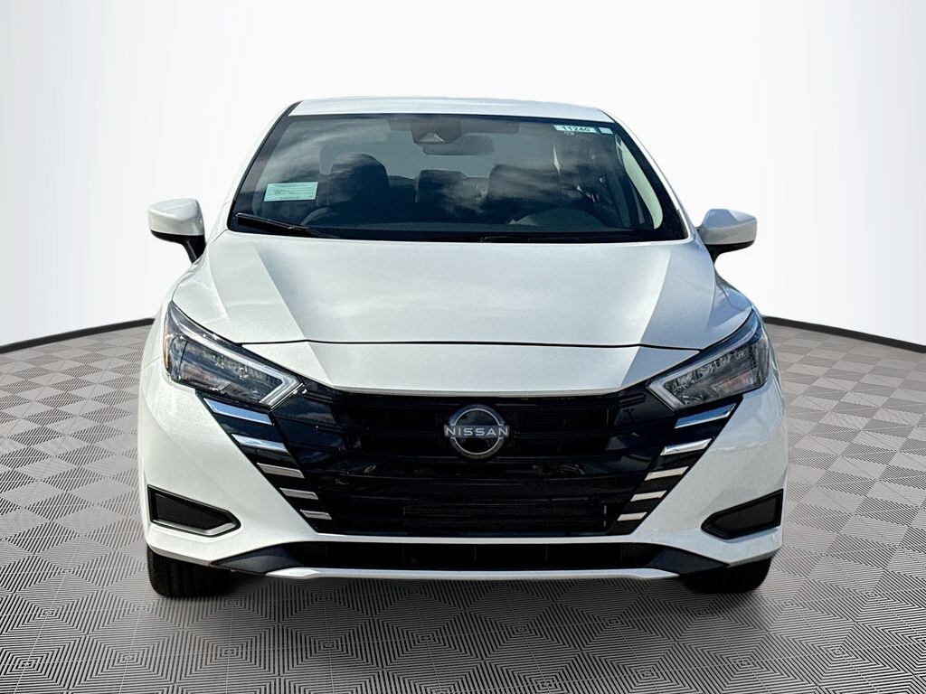 New 2025 Nissan Versa 1.6 SV Sedan