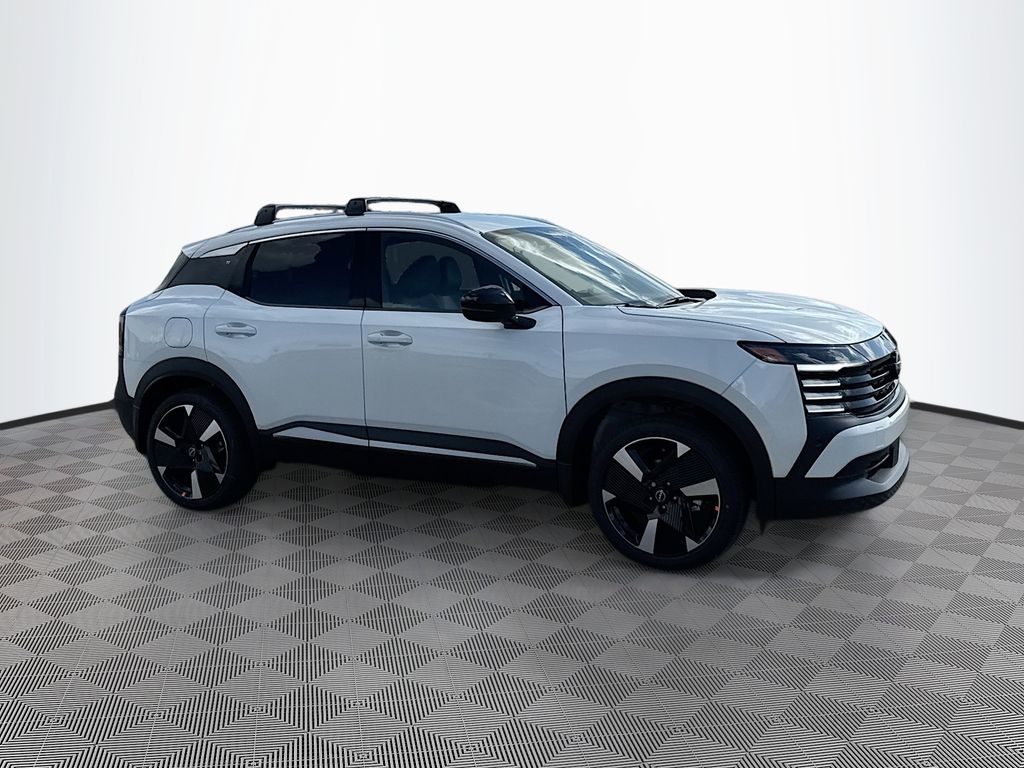 2026 Nissan Kicks SR photo 3