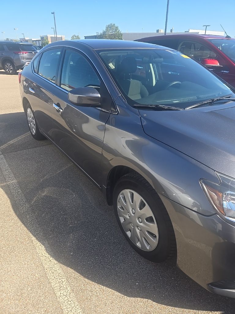 2019 Nissan Sentra S photo 2
