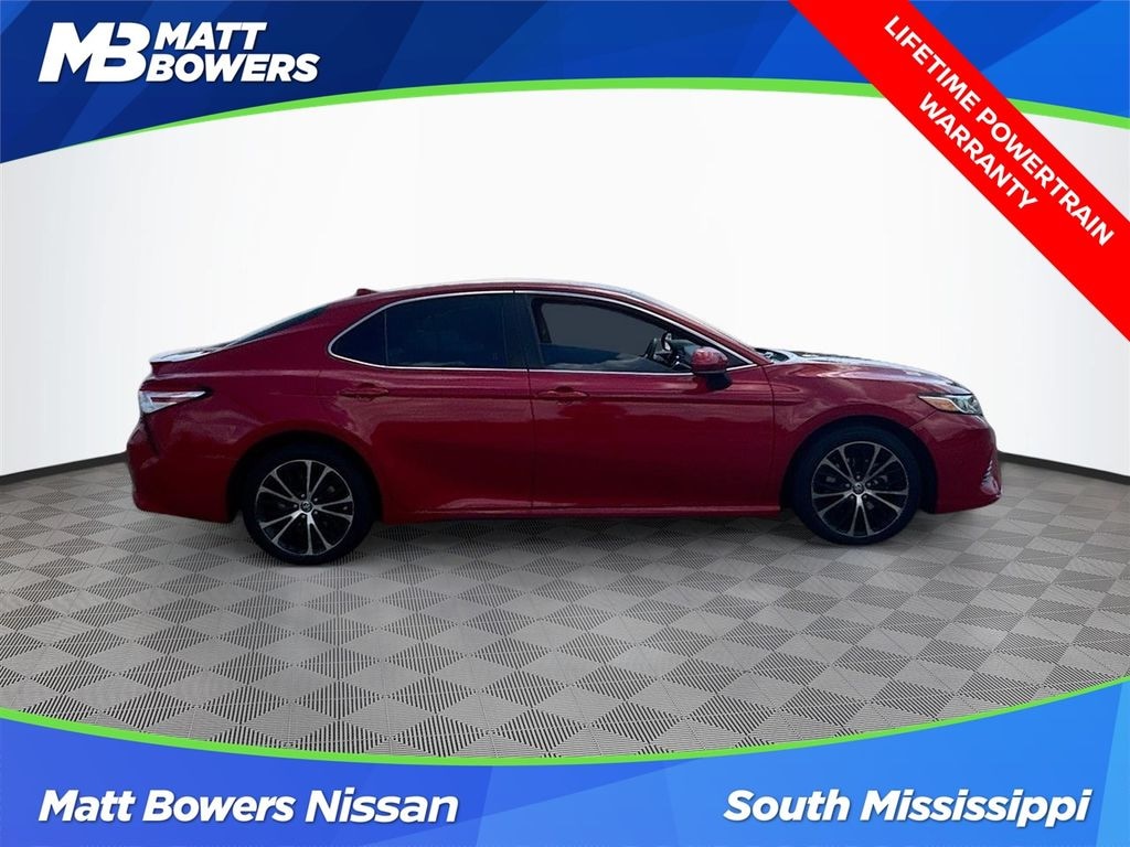 Used 2020 Toyota Camry SE Sedan