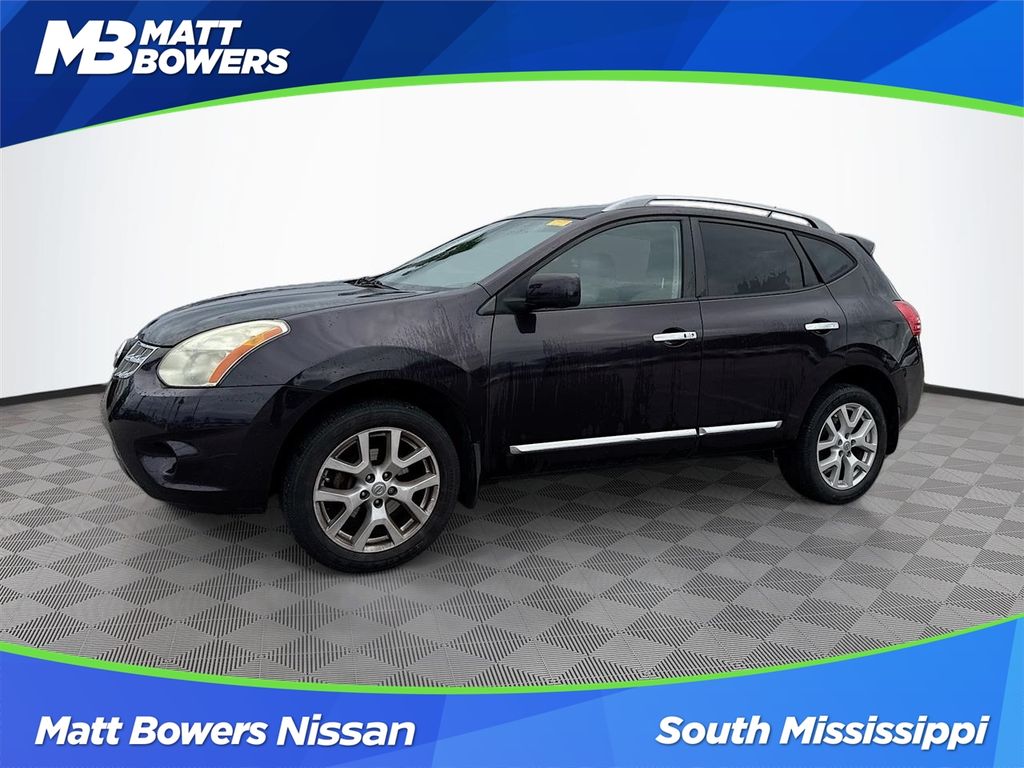 2013 Nissan Rogue SV's photo