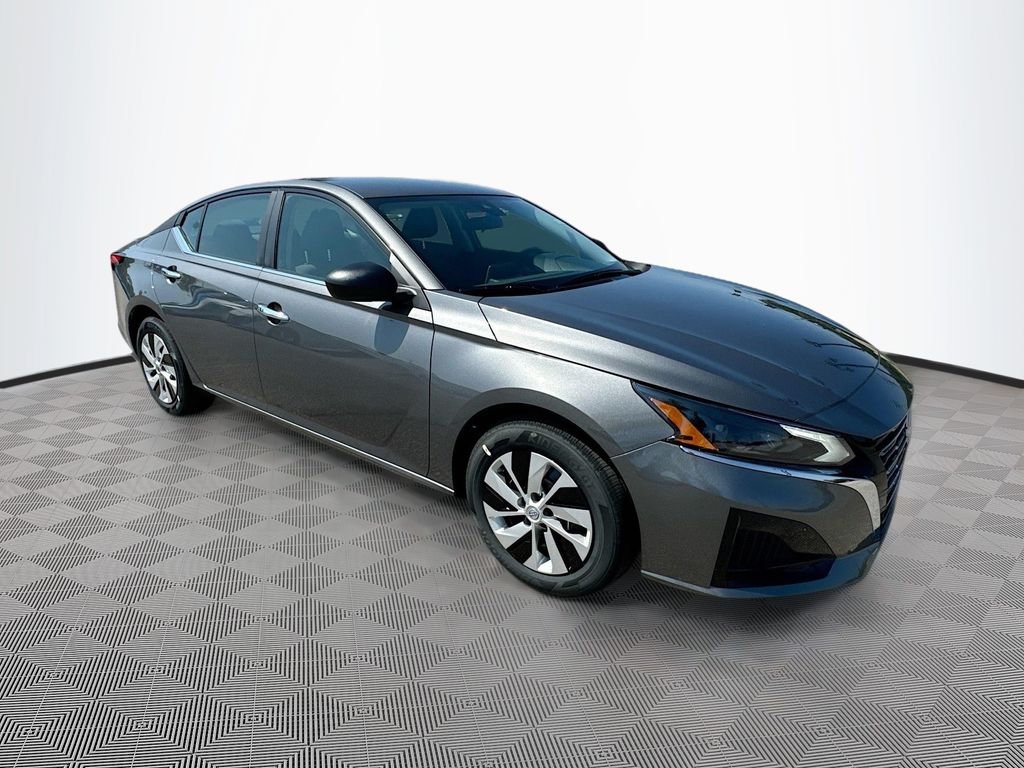 2025 Nissan Altima S photo 3