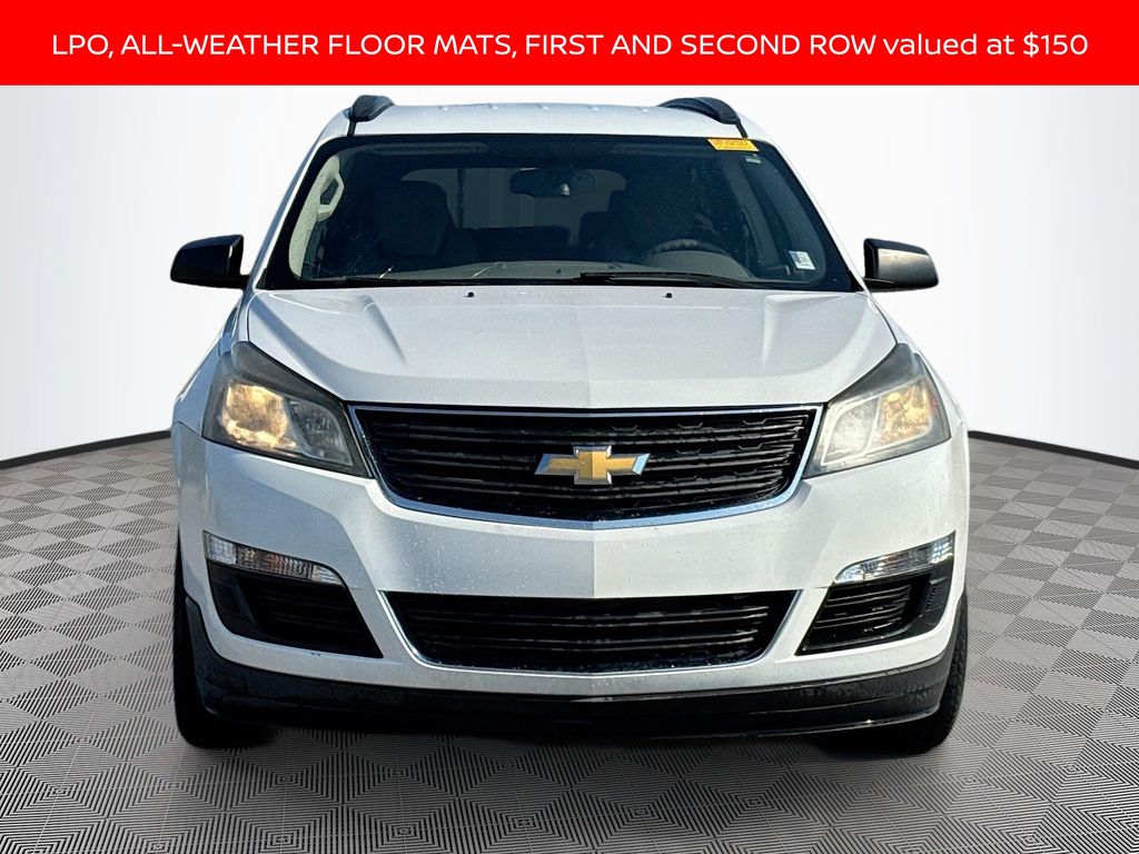2017 Chevrolet Traverse LS photo 2