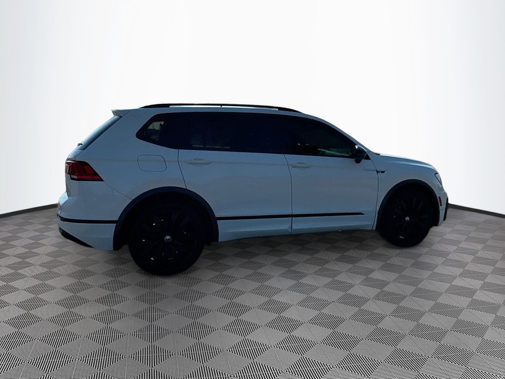 2021 Volkswagen Tiguan R-Line Black SEL photo 3