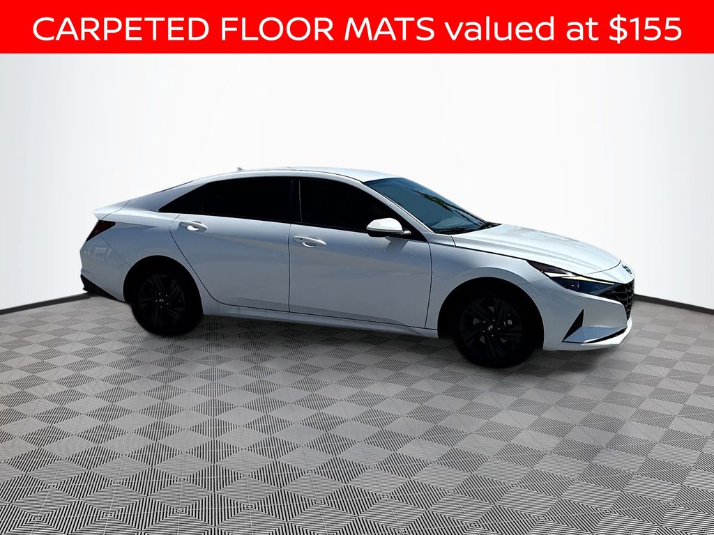 2021 Hyundai Elantra SEL photo 2