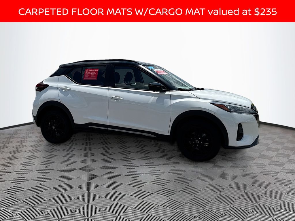 2023 Nissan Kicks SR photo 2