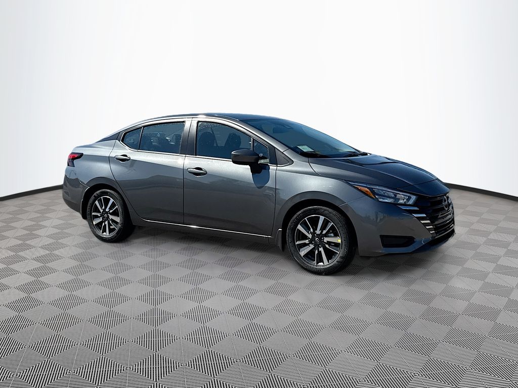 2025 Nissan Versa 1.6 SV photo 2