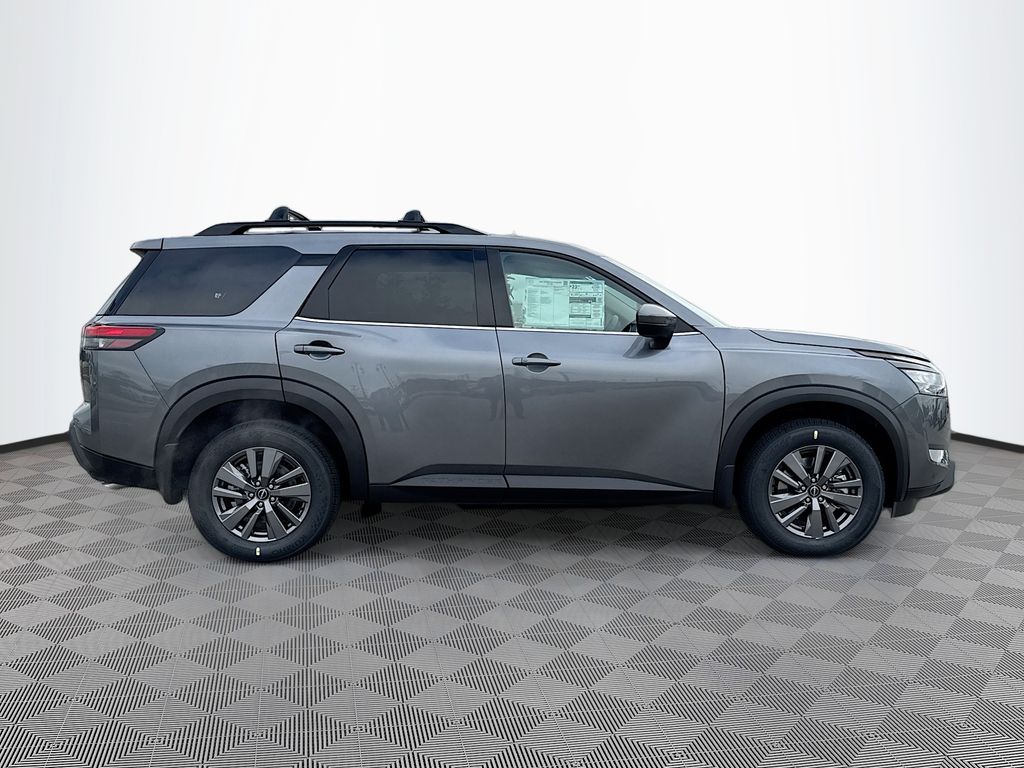 2025 Nissan Pathfinder SV photo 2
