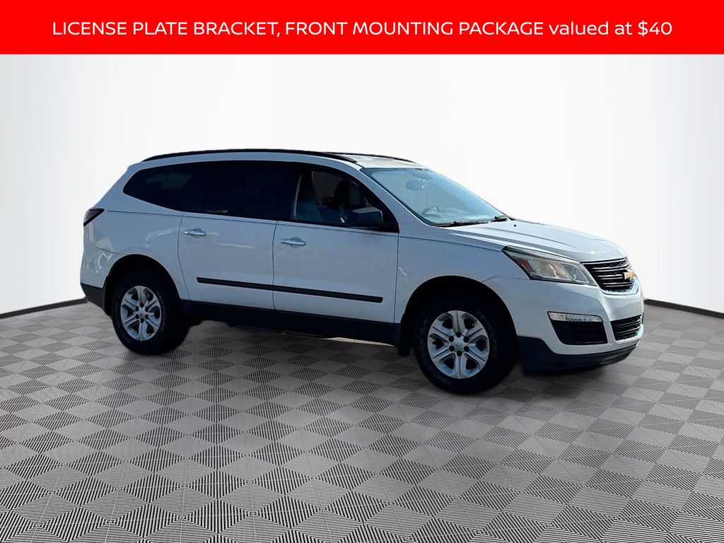 2017 Chevrolet Traverse LS photo 3