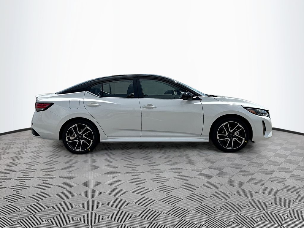 2025 Nissan Sentra SR photo 4