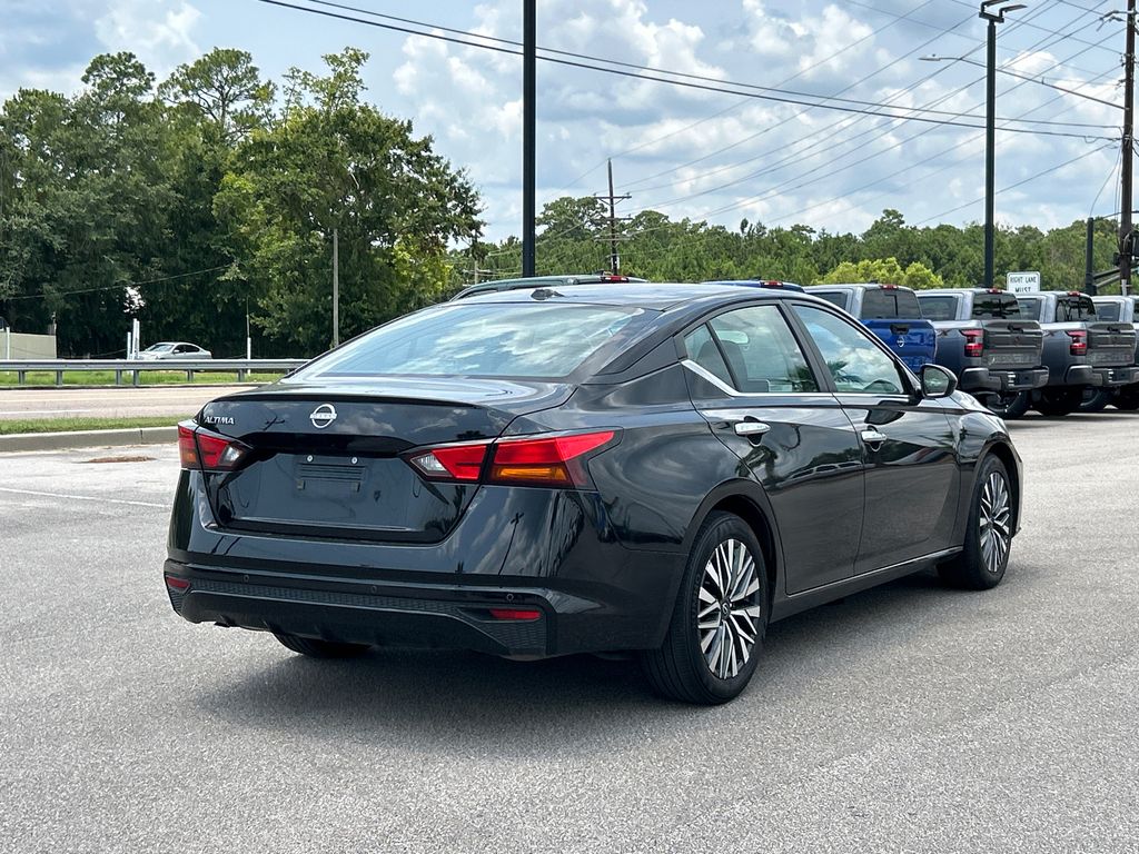 2025 Nissan Altima SV - Photo 7