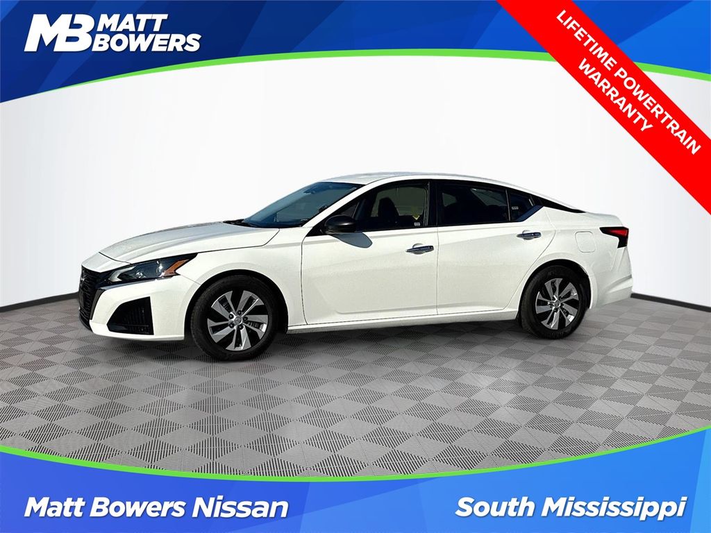 2024 Nissan Altima S's photo