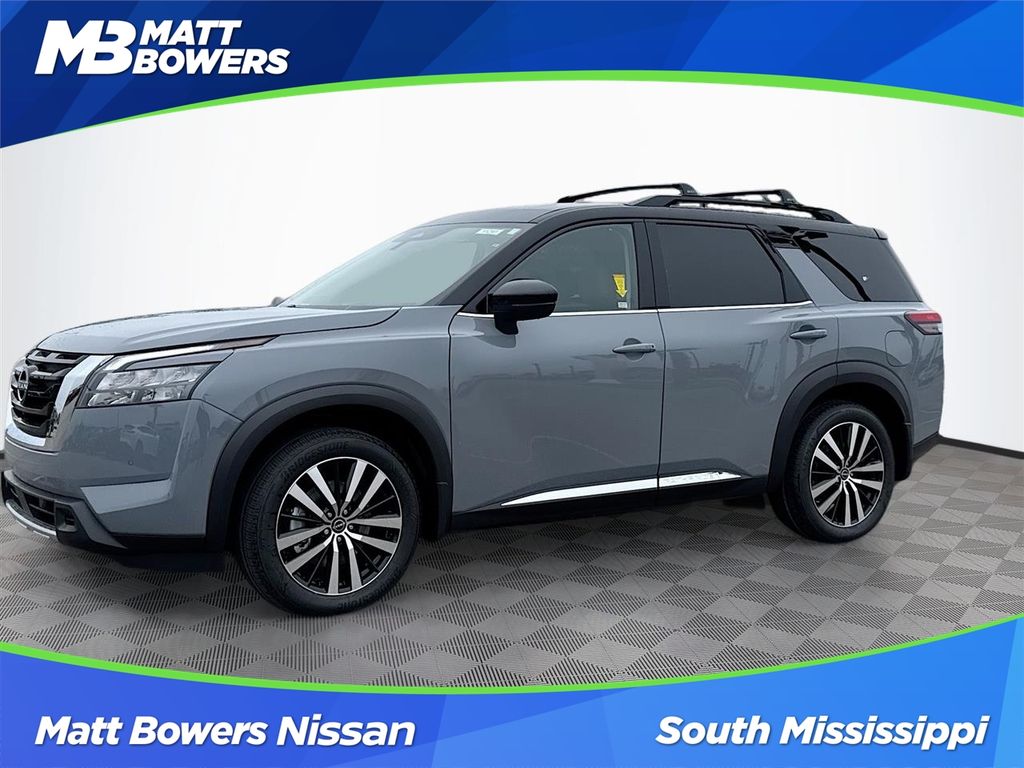 2025 Nissan Pathfinder Platinum's photo