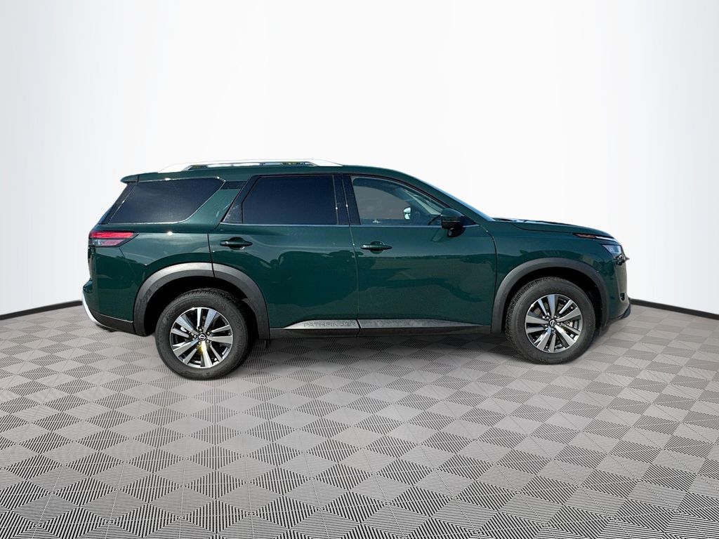 2024 Nissan Pathfinder SL photo 3