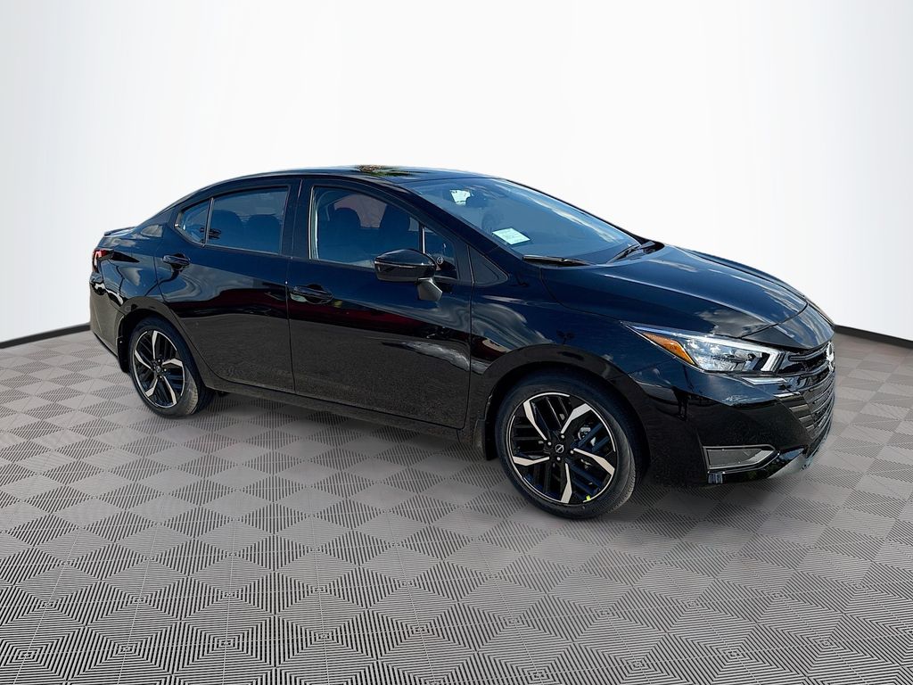 2025 Nissan Versa 1.6 SR photo 3
