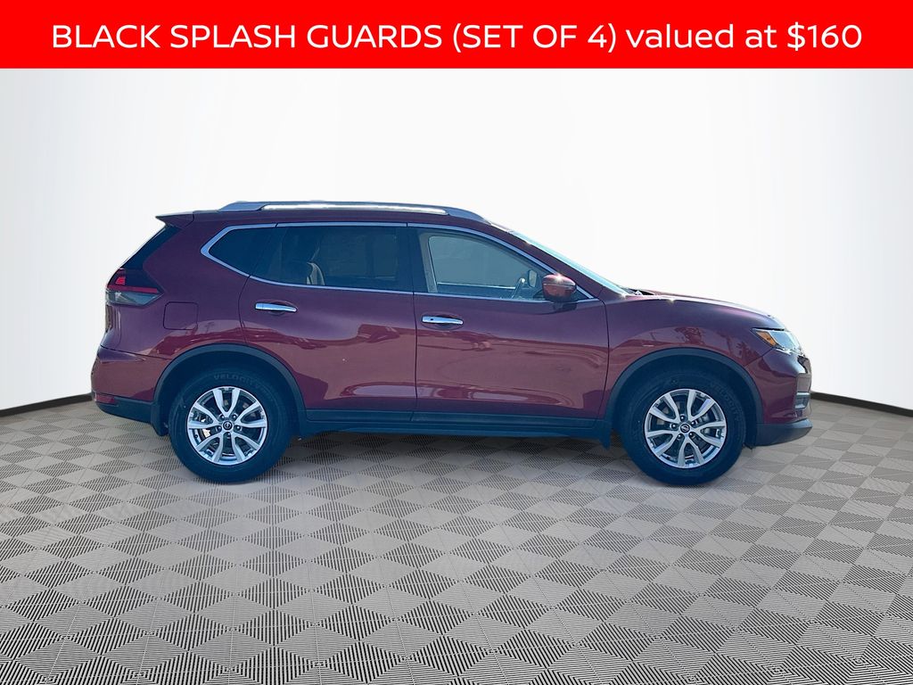 2018 Nissan Rogue SV photo 4
