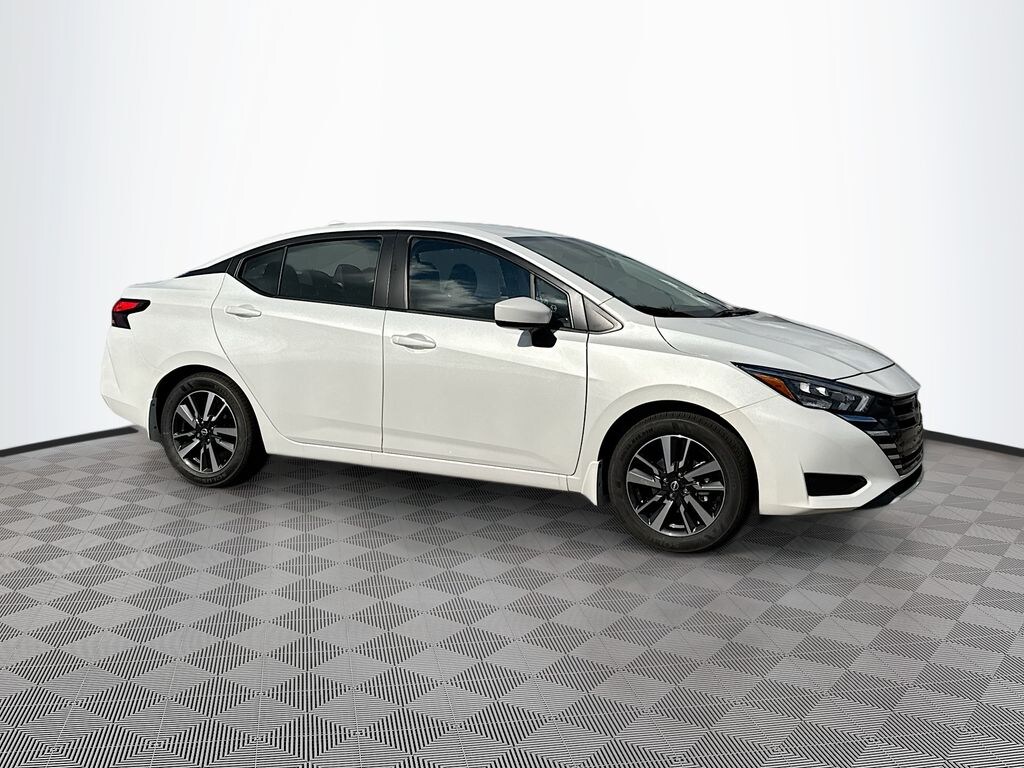 New 2025 Nissan Versa 1.6 SV Sedan