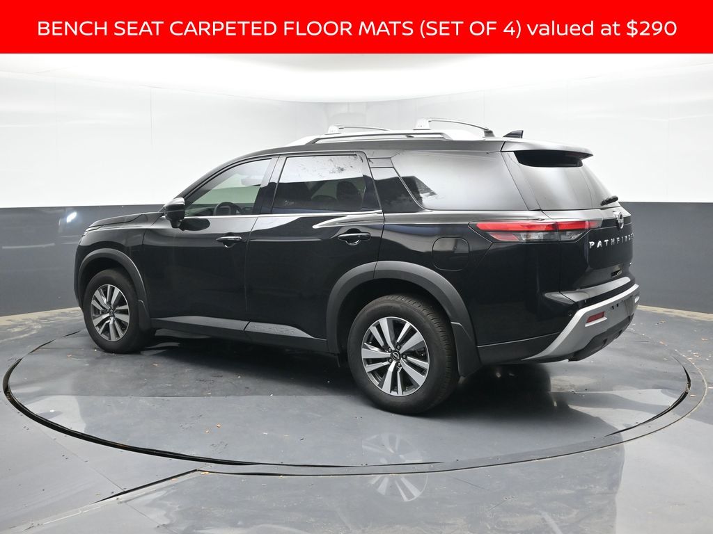 2024 Nissan Pathfinder SL photo 2