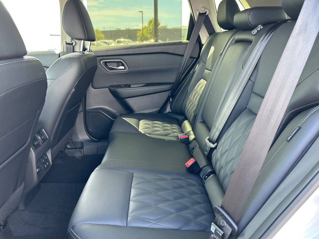 2026 Nissan Rogue Platinum - Photo 32