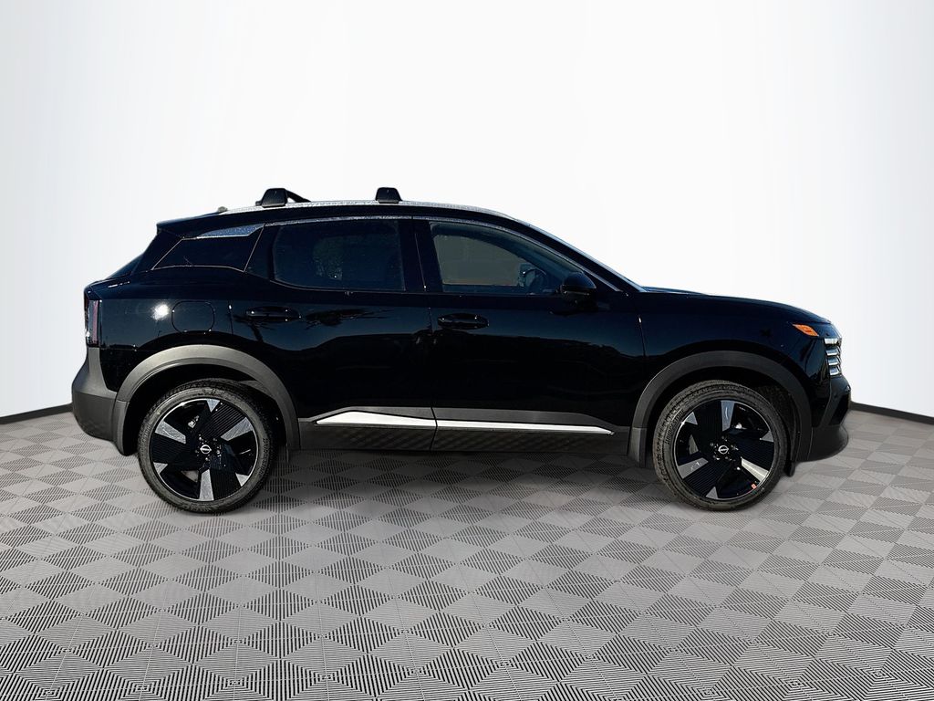 2026 Nissan Kicks SR photo 4