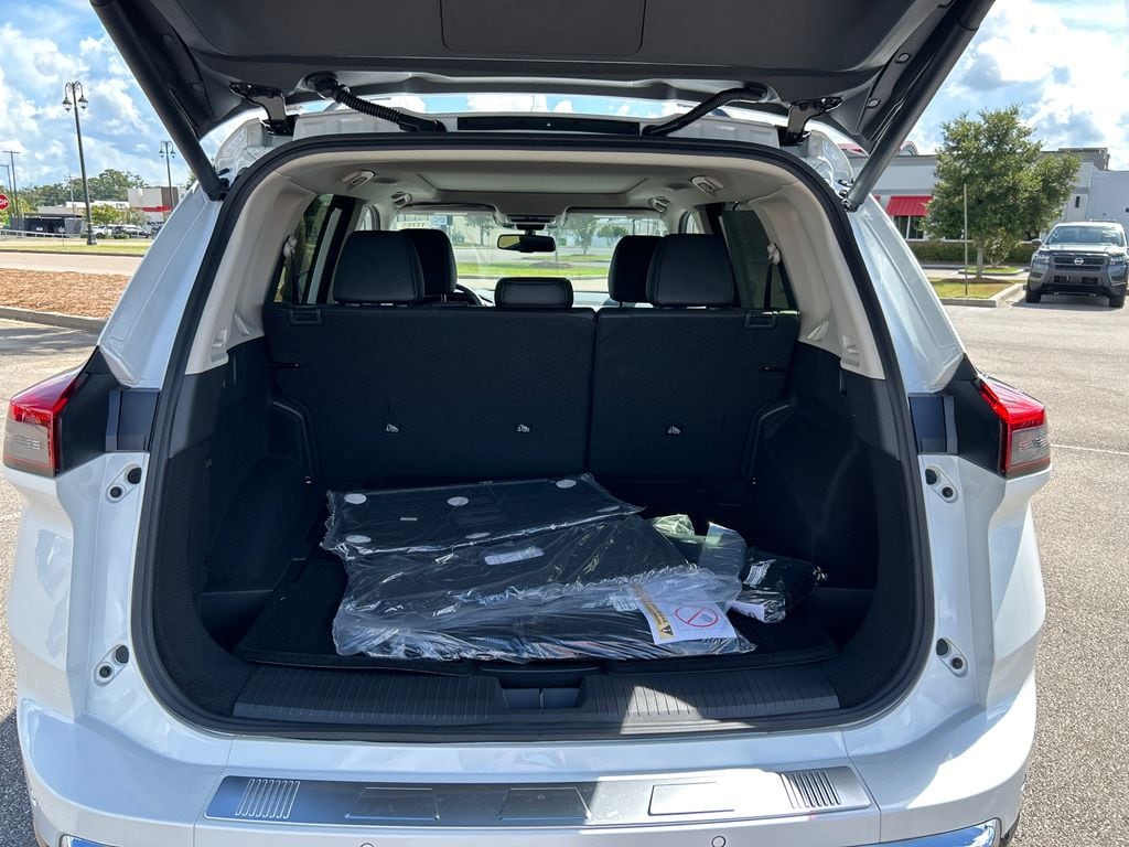 2026 Nissan Rogue Platinum - Photo 9