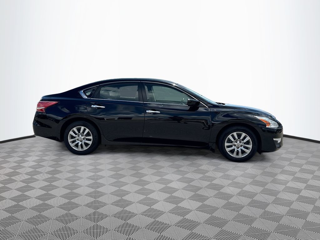2013 Nissan Altima 2.5 S photo 2