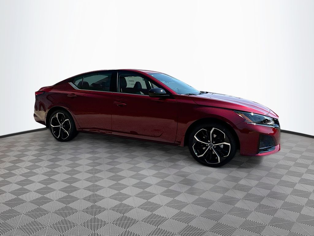 2025 Nissan Altima SR photo 3