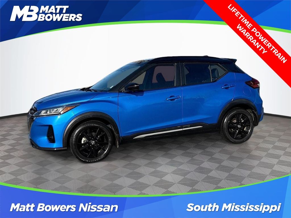 2022 Nissan Kicks SR