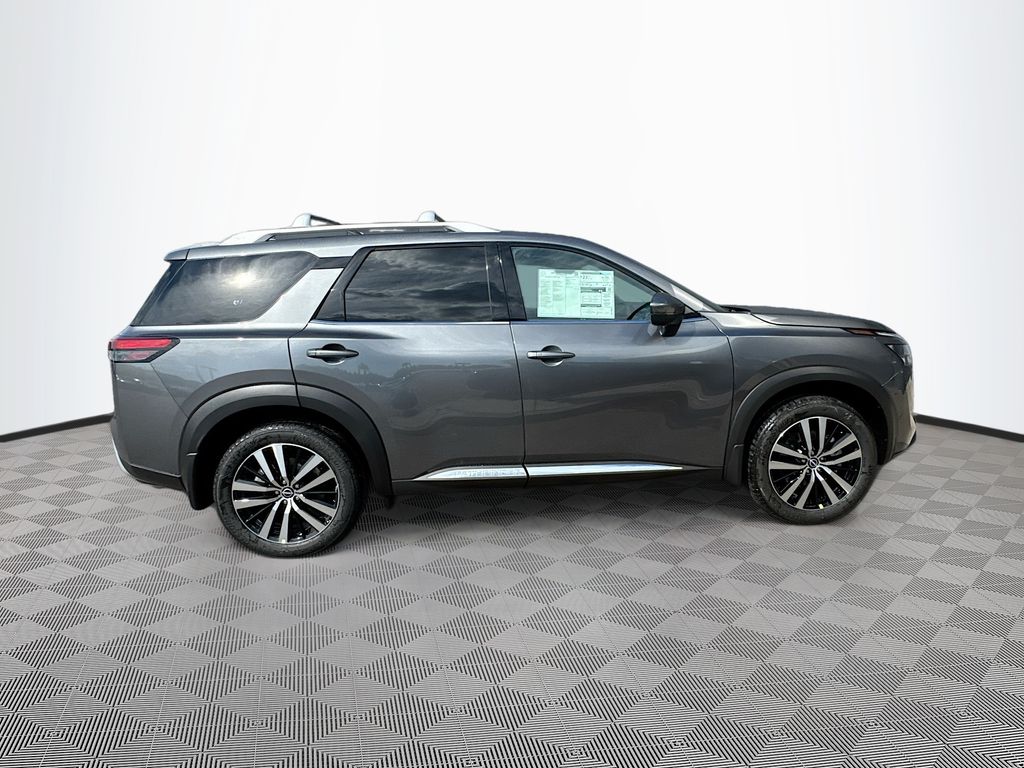 2025 Nissan Pathfinder Platinum photo 4