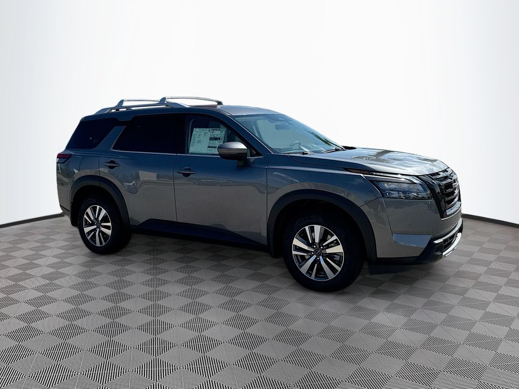2025 Nissan Pathfinder SL photo 2