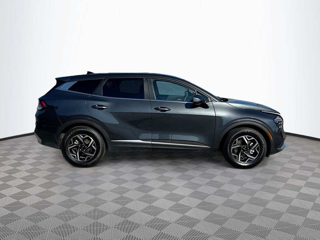 2024 Kia Sportage LX photo 2