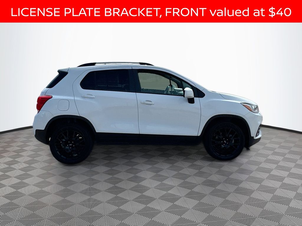 2022 Chevrolet Trax LT photo 3