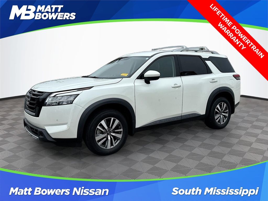 2023 Nissan Pathfinder SL 2WD's photo