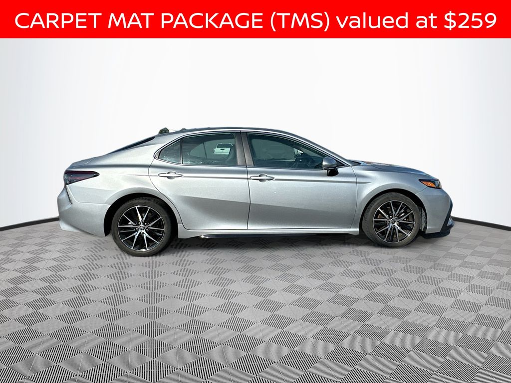 2022 Toyota Camry SE photo 4